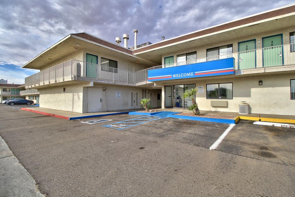 Budgetel Inn&Suites Yuma Eksteriør bilde