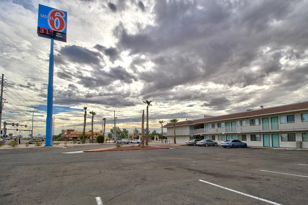 Budgetel Inn&Suites Yuma Eksteriør bilde
